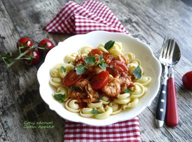 Zdjęcie - Pomidorowe volanti z dorszem - Przepisy kulinarne ze zdjęciami