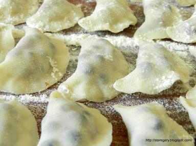 Zdjęcie - Pierogi z jagodami i serkiem mascarpone - Przepisy kulinarne ze zdjęciami