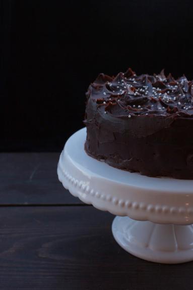 Zdjęcie - Diabelskie ciasto czekoladowe (Devil's food cake) - Przepisy kulinarne ze zdjęciami