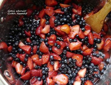 Zdjęcie - Dżem truskawkowo-jagodowy - Przepisy kulinarne ze zdjęciami
