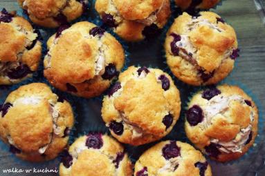Zdjęcie - obłędne kukurydziane muffinki z borówką amerykańską i musem - Przepisy kulinarne ze zdjęciami