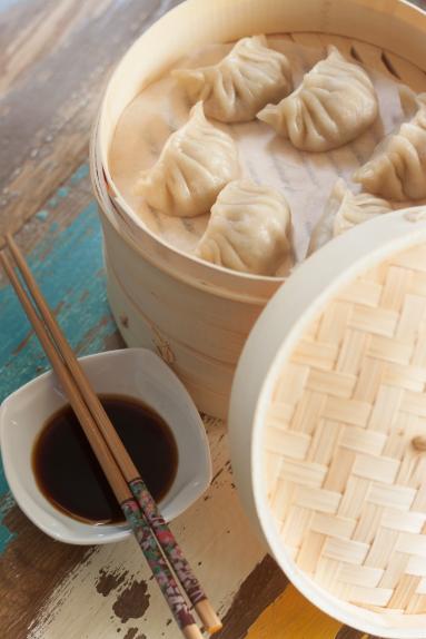Zdjęcie - Chińskie pierożki Jiaozi gotowane na parze - Przepisy kulinarne ze zdjęciami