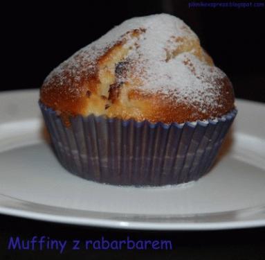 Zdjęcie - Muffiny rabarbarowe - Przepisy kulinarne ze zdjęciami