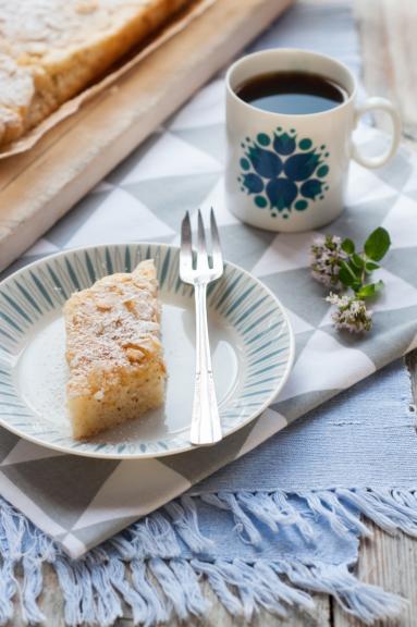 Zdjęcie - Cytrynowe ciasto z ricottą i migdałami - Przepisy kulinarne ze zdjęciami
