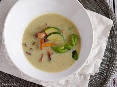 Zdjęcie - Zupa krem z cukinii z kurkami / Creamy zucchini soup with chanterelles - Przepisy kulinarne ze zdjęciami