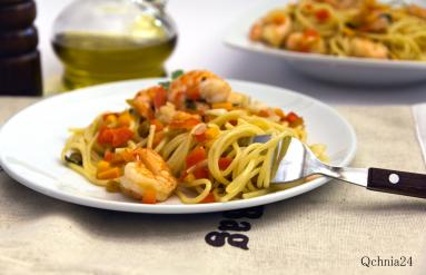 Zdjęcie - Spaghetti z krewetkami - Przepisy kulinarne ze zdjęciami