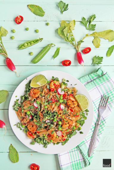 Zdjęcie - Stir-fry z makaronem ryżowym i krewetkami - Przepisy kulinarne ze zdjęciami