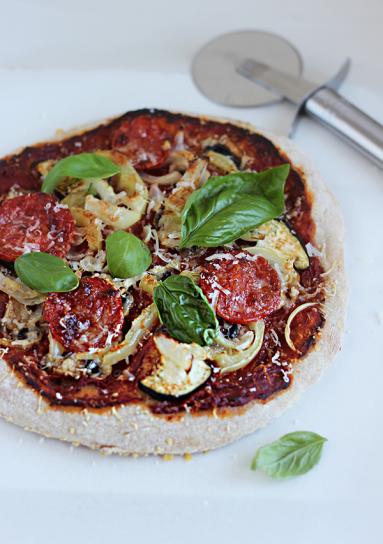 Zdjęcie - Jak zrobić pizzę na zakwasie - Przepisy kulinarne ze zdjęciami