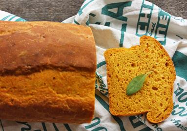 Zdjęcie - Dyniowy chleb tostowy na zakwasie - Przepisy kulinarne ze zdjęciami