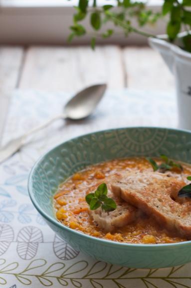 Zdjęcie - Warzywna zupa dyniowa z soczewicą - Przepisy kulinarne ze zdjęciami