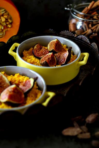 Zdjęcie - Dyniowa jaglanka z pieczonymi figami - Przepisy kulinarne ze zdjęciami