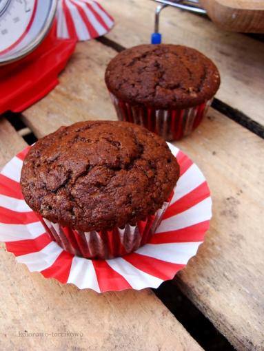Zdjęcie - Pełnoziarniste muffiny czekoladowo-bananowe - Przepisy kulinarne ze zdjęciami