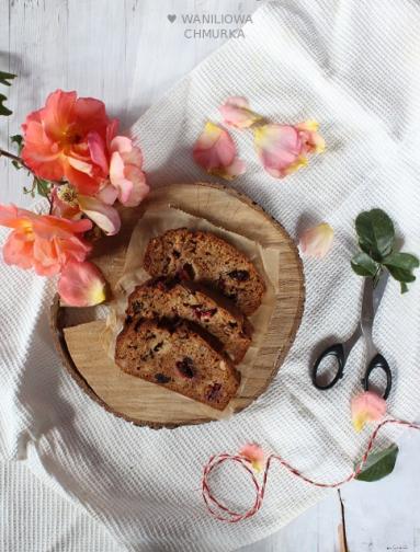 Zdjęcie - Korzenne ciasto z bakaliami i śliwkami - Przepisy kulinarne ze zdjęciami