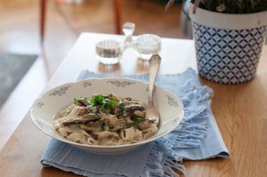 Zdjęcie - Makaron z grzybami - Przepisy kulinarne ze zdjęciami