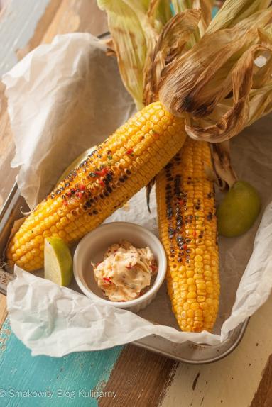 Zdjęcie - Grillowane kolby kukurydzy z masłem z chili, miętą i limonką - Przepisy kulinarne ze zdjęciami