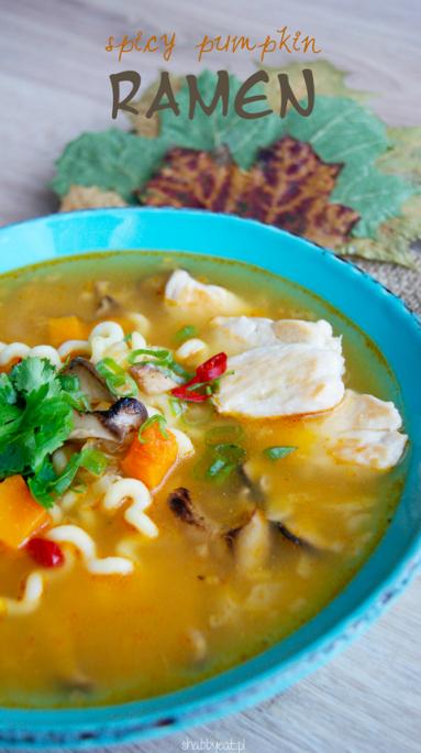 Zdjęcie - Dyniowa zupa ramen - Przepisy kulinarne ze zdjęciami