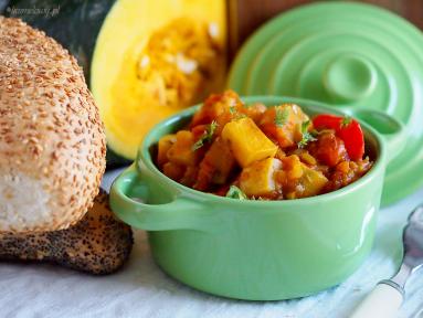 Zdjęcie - Jesienny gulasz z dynią, cukinią i soczewicą / Fall pumpkin, zucchini and lentil stew - Przepisy kulinarne ze zdjęciami