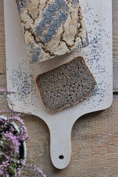 Zdjęcie - Chleb żytnio-gryczany z makiem na zakwasie - Przepisy kulinarne ze zdjęciami