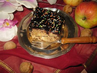 Zdjęcie - Ciasto orzechowo-jabłkowe - Przepisy kulinarne ze zdjęciami