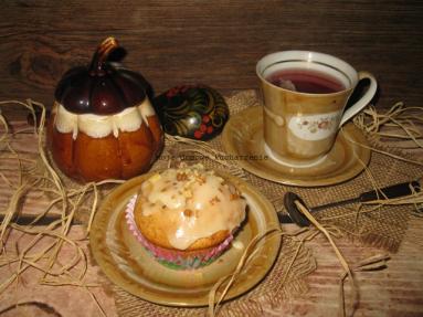 Zdjęcie - Muffinki z dynią i polewą z białej czekolady - Przepisy kulinarne ze zdjęciami