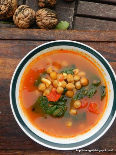 Zdjęcie - Zupa pomidorowa z cieciorką i szpinakiem - Przepisy kulinarne ze zdjęciami