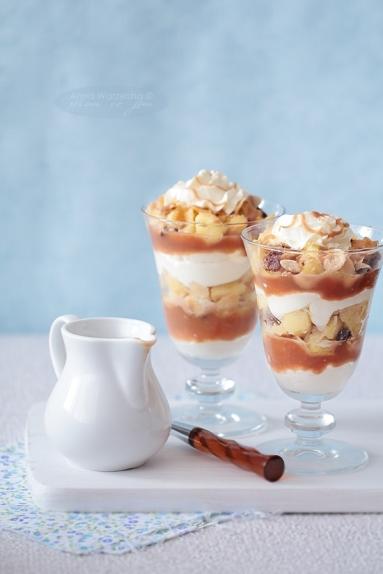 Zdjęcie - Trifle z jabłkami i karmelem - Przepisy kulinarne ze zdjęciami