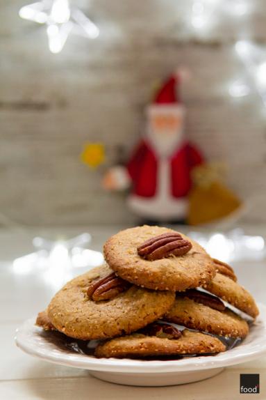 Zdjęcie - Ciastka z orzechami pekan dla Świętego Mikołaja - Przepisy kulinarne ze zdjęciami