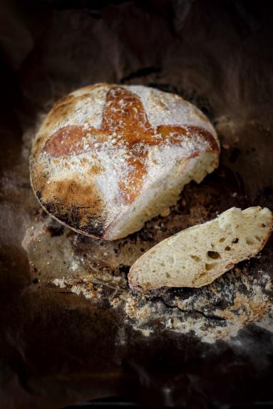 Zdjęcie - Prosty chleb pszenny - Przepisy kulinarne ze zdjęciami