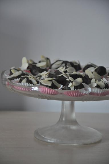 Zdjęcie - Najprostsze śliwki w czekoladzie - Przepisy kulinarne ze zdjęciami