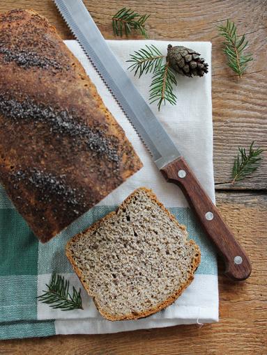 Zdjęcie - Chleb z makiem i miodem na zakwasie - Przepisy kulinarne ze zdjęciami
