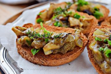Zdjęcie - Bruschetta z grzybami – szybka przekąska - Przepisy kulinarne ze zdjęciami