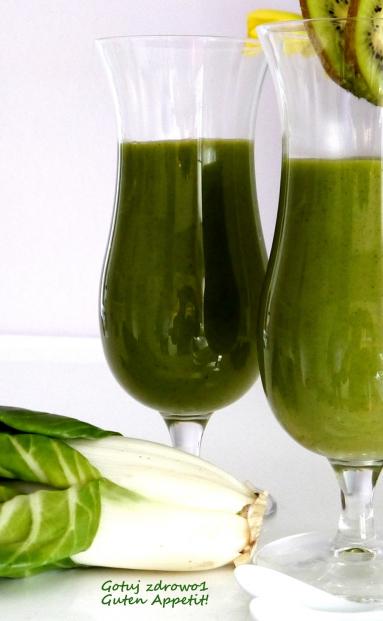 Zdjęcie - Zielony koktajl z burakiem liściowym i kiwi - Przepisy kulinarne ze zdjęciami