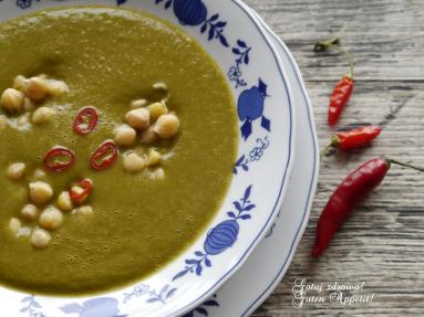 Zdjęcie - Zupa krem z jarmużu i ciecierzycy z chili - Przepisy kulinarne ze zdjęciami