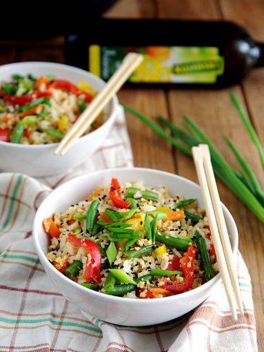 Zdjęcie - Ryż smażony z warzywami - Przepisy kulinarne ze zdjęciami