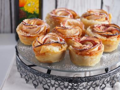 Zdjęcie - Róże jabłkowe z karmelem - Przepisy kulinarne ze zdjęciami
