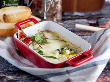 Zdjęcie - Jajka zapiekane ze szpinakiem i mozzarellą - Przepisy kulinarne ze zdjęciami