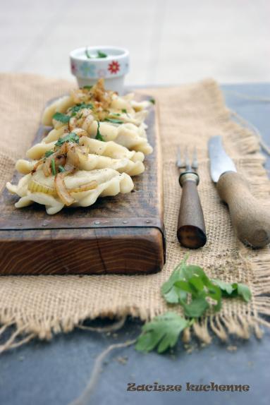 Zdjęcie - Pierogi z pieczoną gęsiną i kapustą - Przepisy kulinarne ze zdjęciami