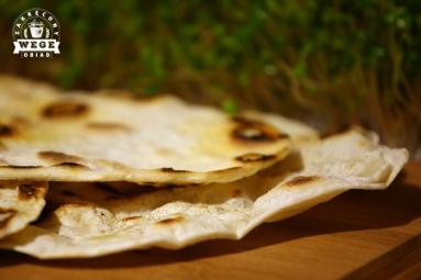 Zdjęcie - Najprostsze pieczywo - chlebki czapati - Zakręcony wege obiad - Przepisy kulinarne ze zdjęciami