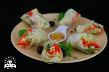 Zdjęcie - Sajgonki na zimno - Zakręcony wege obiad - Przepisy kulinarne ze zdjęciami