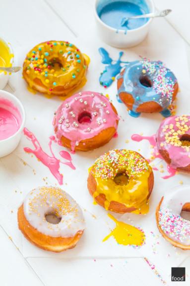 Zdjęcie - CMYK donuts - amerykańskie pączki jak malowane - Przepisy kulinarne ze zdjęciami