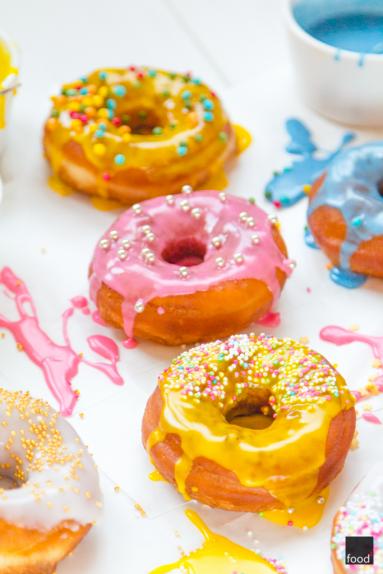 Zdjęcie - CMYK donuts - amerykańskie pączki jak malowane - Przepisy kulinarne ze zdjęciami