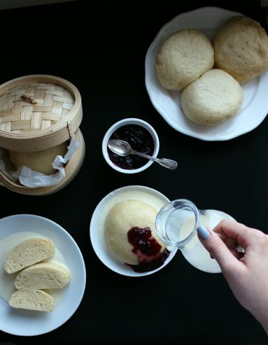 Zdjęcie - Śniadanie do łóżka #210: Leniwe pampuchy - Przepisy kulinarne ze zdjęciami