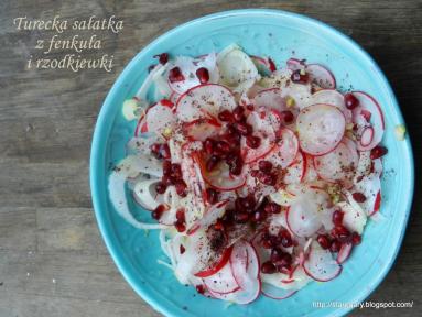 Zdjęcie - Turecka sałatka z fenkuła i rzodkiewki - Przepisy kulinarne ze zdjęciami