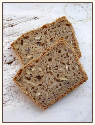 Zdjęcie - Najłatwiejszy chleb na zakwasie - Przepisy kulinarne ze zdjęciami