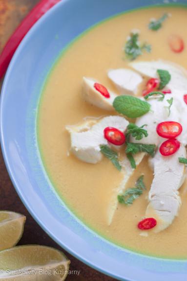 Zdjęcie - Pikantna zupa z soczewicą, mleczkiem kokosowym i kurczakiem - Przepisy kulinarne ze zdjęciami
