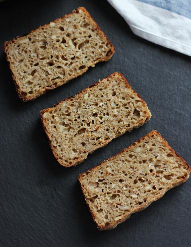 Zdjęcie - Chleb piwno-cebulowy na zakwasie - Przepisy kulinarne ze zdjęciami