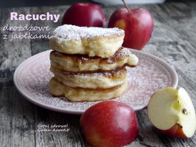 Zdjęcie - Racuchy drożdżowe z jabłkami - Przepisy kulinarne ze zdjęciami