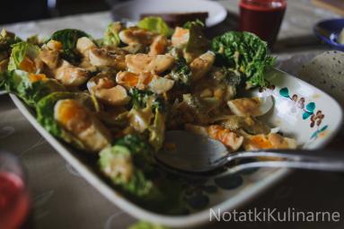 Zdjęcie - Sałatka brokułowa z sosem Cezara - Przepisy kulinarne ze zdjęciami