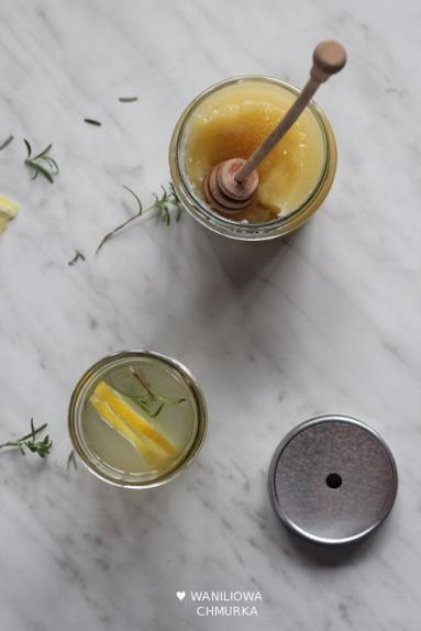 Zdjęcie - Napar z rozmarynu, miodu i cytryny - Przepisy kulinarne ze zdjęciami