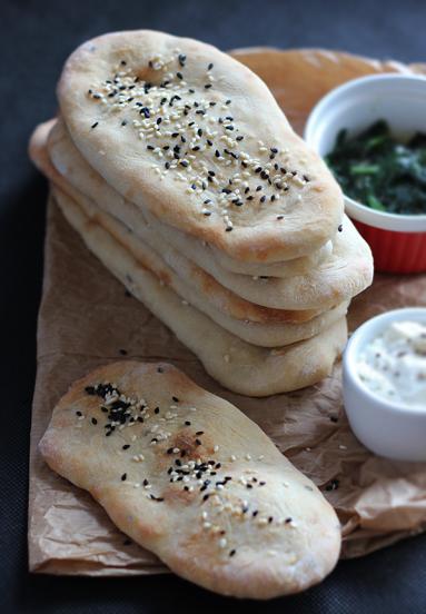 Zdjęcie - Sezamowe chlebki naan - Przepisy kulinarne ze zdjęciami